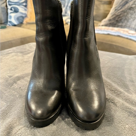 Michael Kors Leather Chelsea Wedge Boot 🌸 - Picture 4 of 5